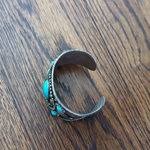 7.5 inch blue and silver colored Boho bracelet - Picture 3 of 3